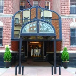 3* מלון Park House Brooklyn